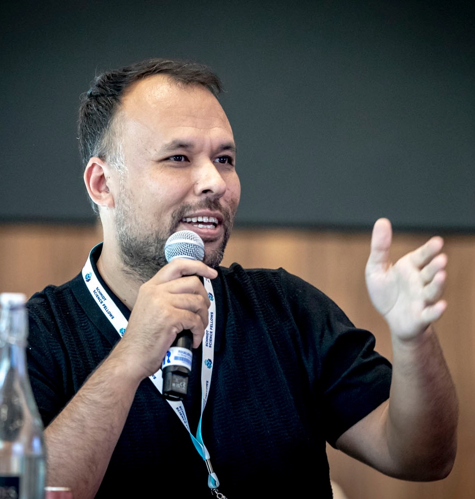 vahid_pic5.jpg